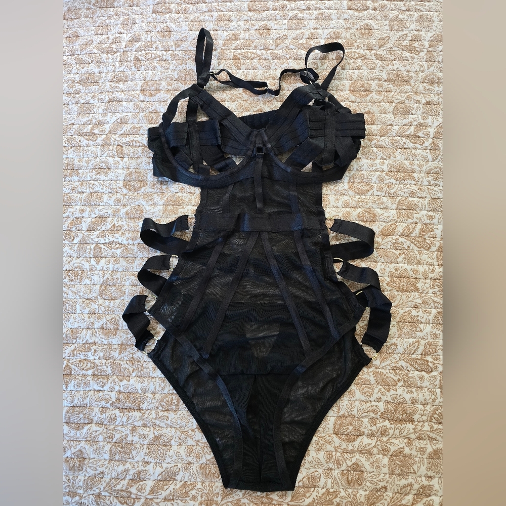 Torrid Strappy Cutout Bodysuit, Torrid Size 0